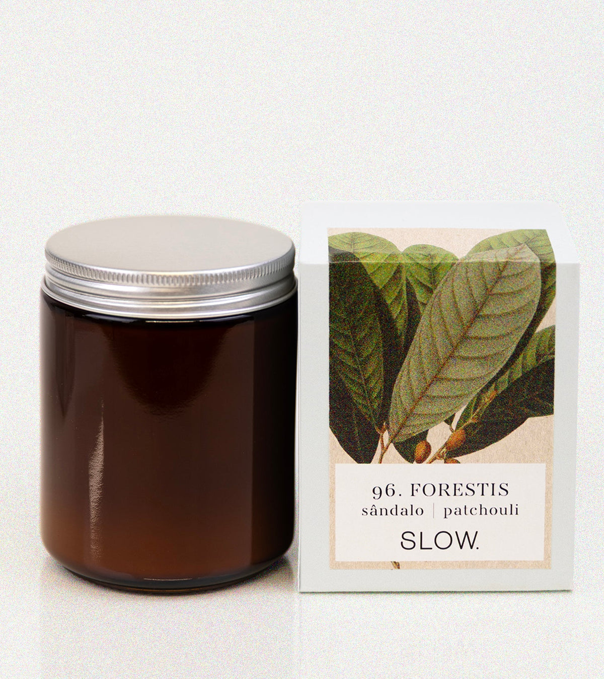 Vela Jar Forestis da SLOW, de patchouli e sândalo, em cera natural vertida à mão, com embalagem