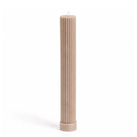 Vela castical decorativa beige com aroma de pepino da SLOW, raiada, vertida à mão