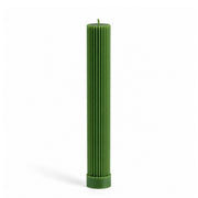 Vela castical decorativa verde com aroma de verbena, da SLOW, raiada, vertida à mão